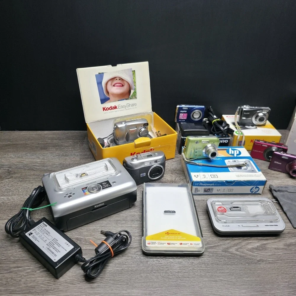 Digital Camera‎ Lot - 9 Cameras 2 Printers 2 Docks - Part/Repair